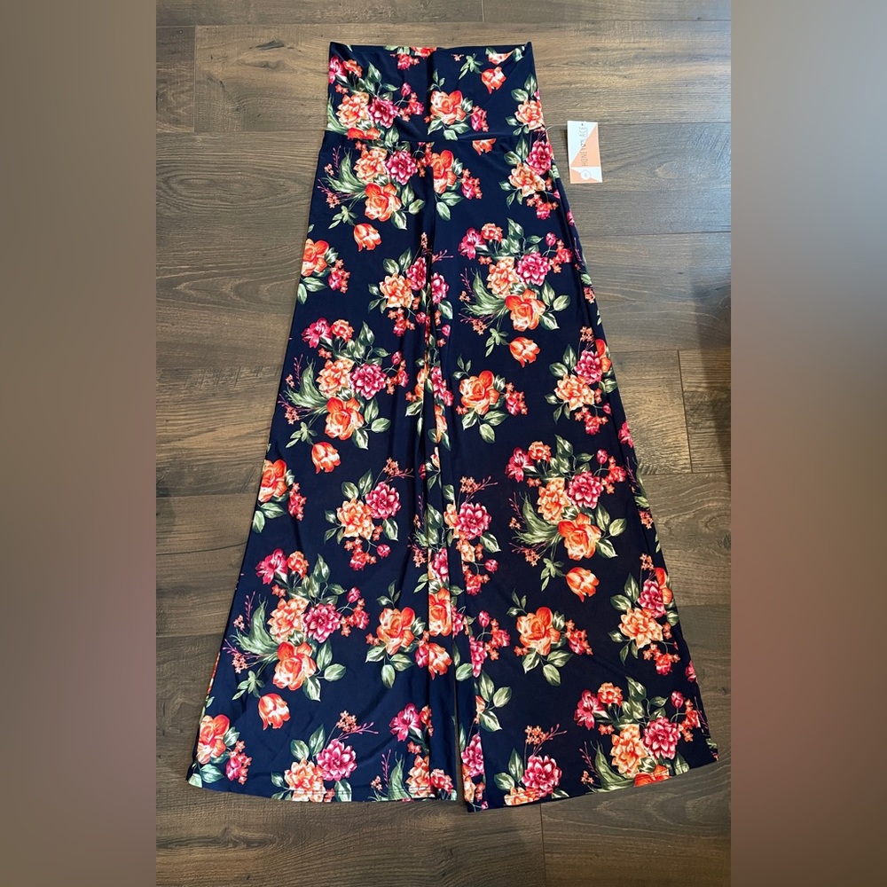 Women’s Floral Pants NWT Brand Honey & Lace Size Small